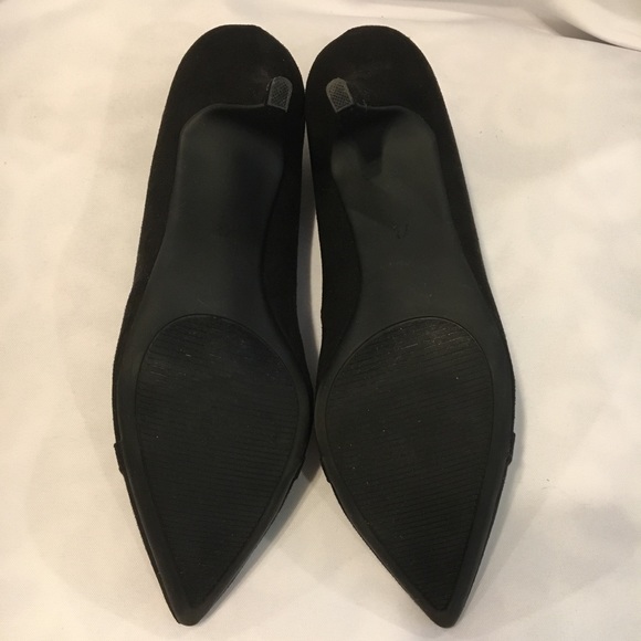 Coach and Four 3” Heel Pumps w/Front Embellishment - Picture 4 of 7